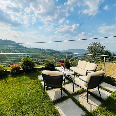 Apartamento Casa Rafanelli Monforte dʼAlba Exterior foto